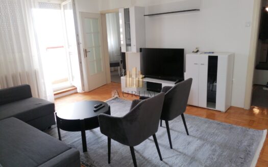 Trosoban stan 85m² za izdavanje